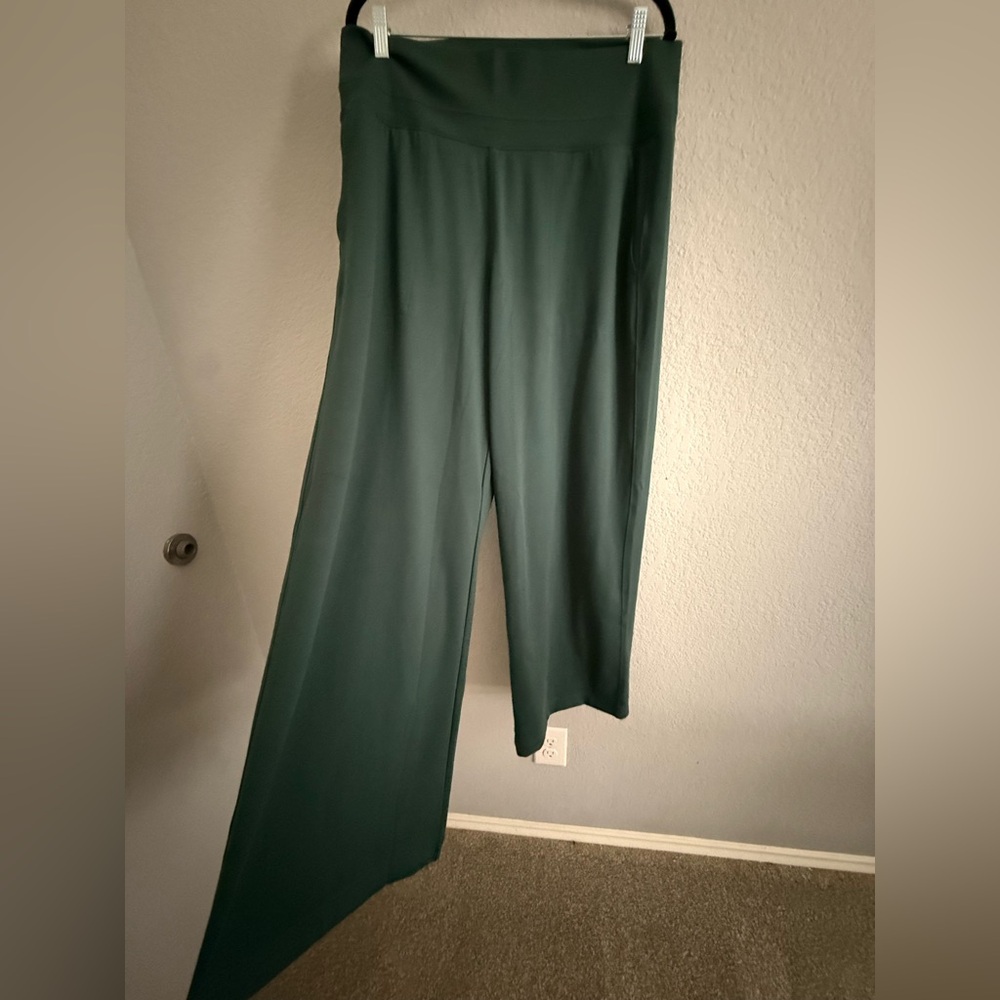 High-Waist Wide Leg Pants in Forest Green